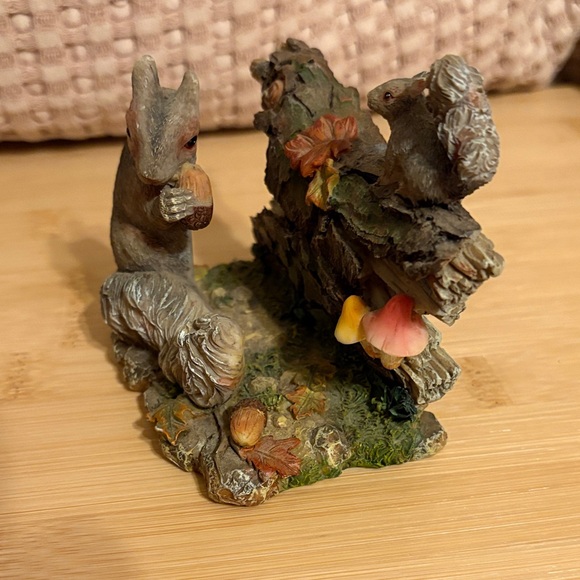 Woodland Squirrel Figurine - Picture 3 of 5